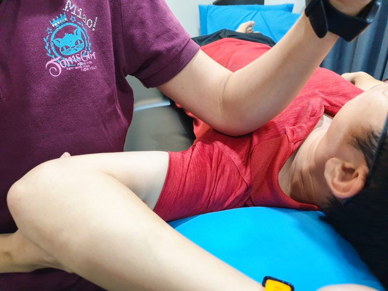 Read more about the article Why Manual Therapy?